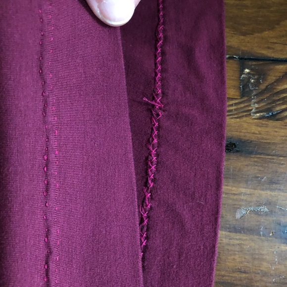 ❌ SOLD ❌ Maxi Skirt Stretchy in Burgundy - Picture 7 of 7